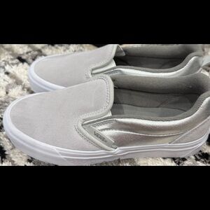 Vans women’s size 6 Gray Slip-On Sneakers very cute worn once. Like new